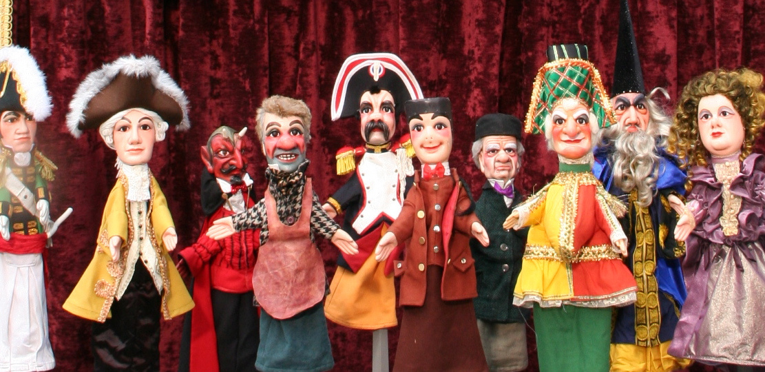Театр кукол подготовил рождественскую сказку для маленьких гостей