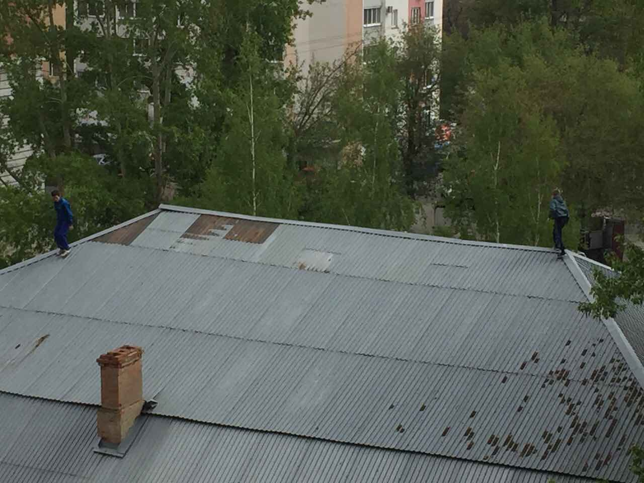 В заброшенном здании часто играют дети В заброшенном здании часто играют дети