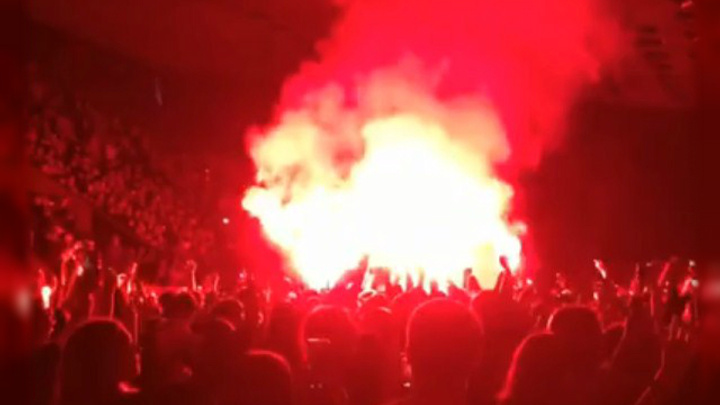 В Челябинске полиция задержала пермяков, которые зажгли фаеры на концерте Макса Коржа