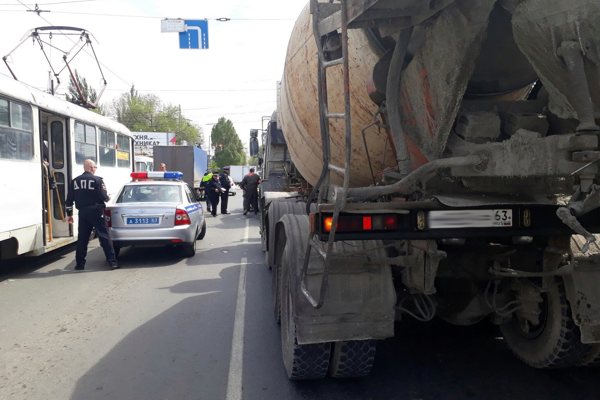 В Самаре у рынка «Норд» бетономешалка сбила двух женщин - 18 мая 2017 -  63.ру