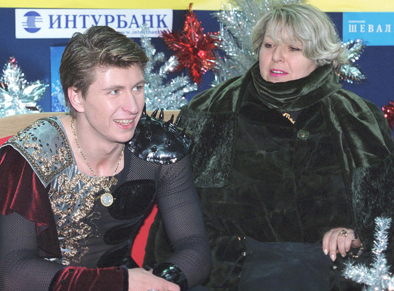 Алексей Ягудин и его тренер Татьяна Тарасова, 2000 г.