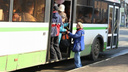 «Сейчас колёса лопнут!»: ярославцы  устроили давку в автобусе до кладбища