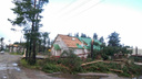 В селе Карпогоры шквалистый ветер срывал кровли и лишил 700 домов электричества
