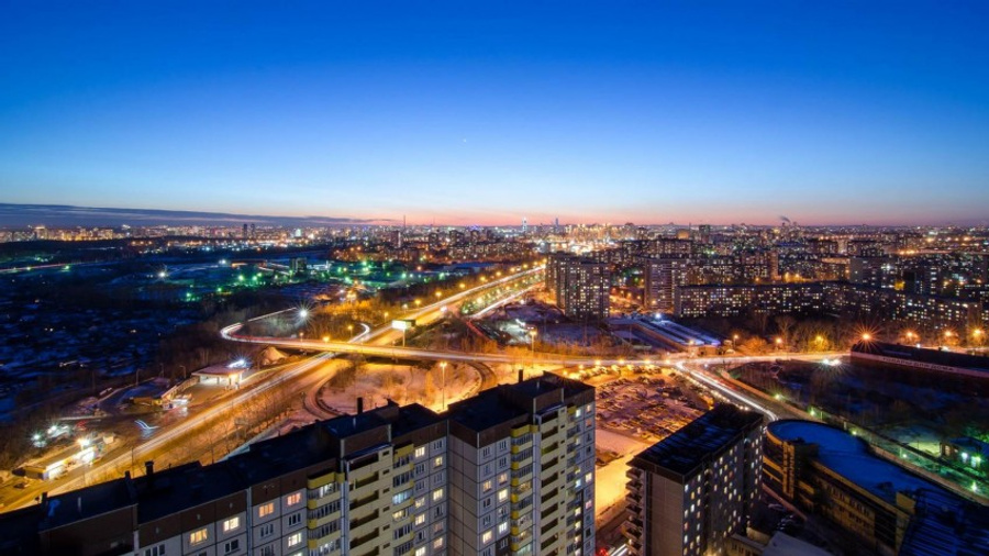 Новостройка с панорамными видами на жилые кварталы и магистрали уральской столицы уже возведена на ЖБИ.
