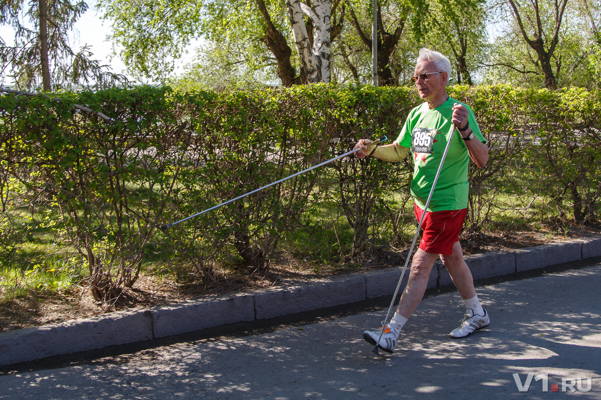 91-летний ветеран Александр Медков пробежал дистанцию в пять километров