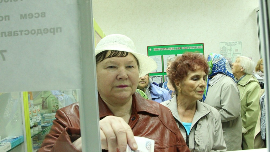 Вакансии челябинск свежие для женщин пенсионеров. Бабушка из поселка аэропорт Челябинск.