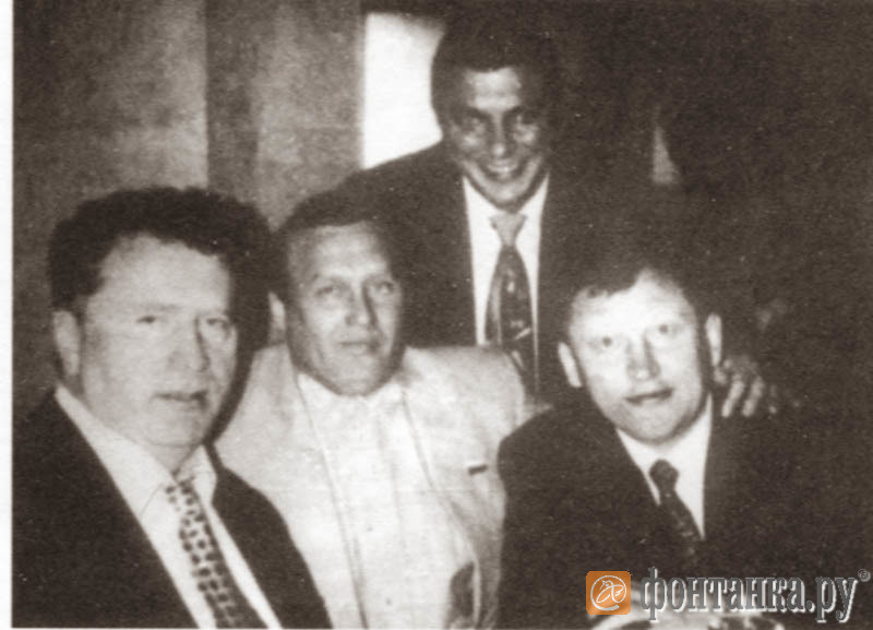 Владимир Жириновский в окружении "тамбовских" (слева направо) Ефим (арестован), Пучеглазый (убит), Хохол (осужден)