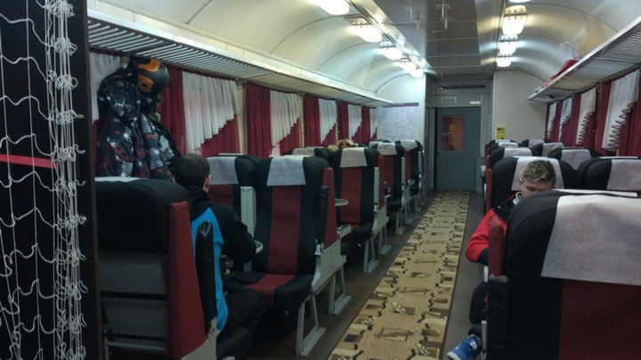 «Уютные вагоны и дружелюбный персонал»: 74.ru протестировал поезд «Снегирь»