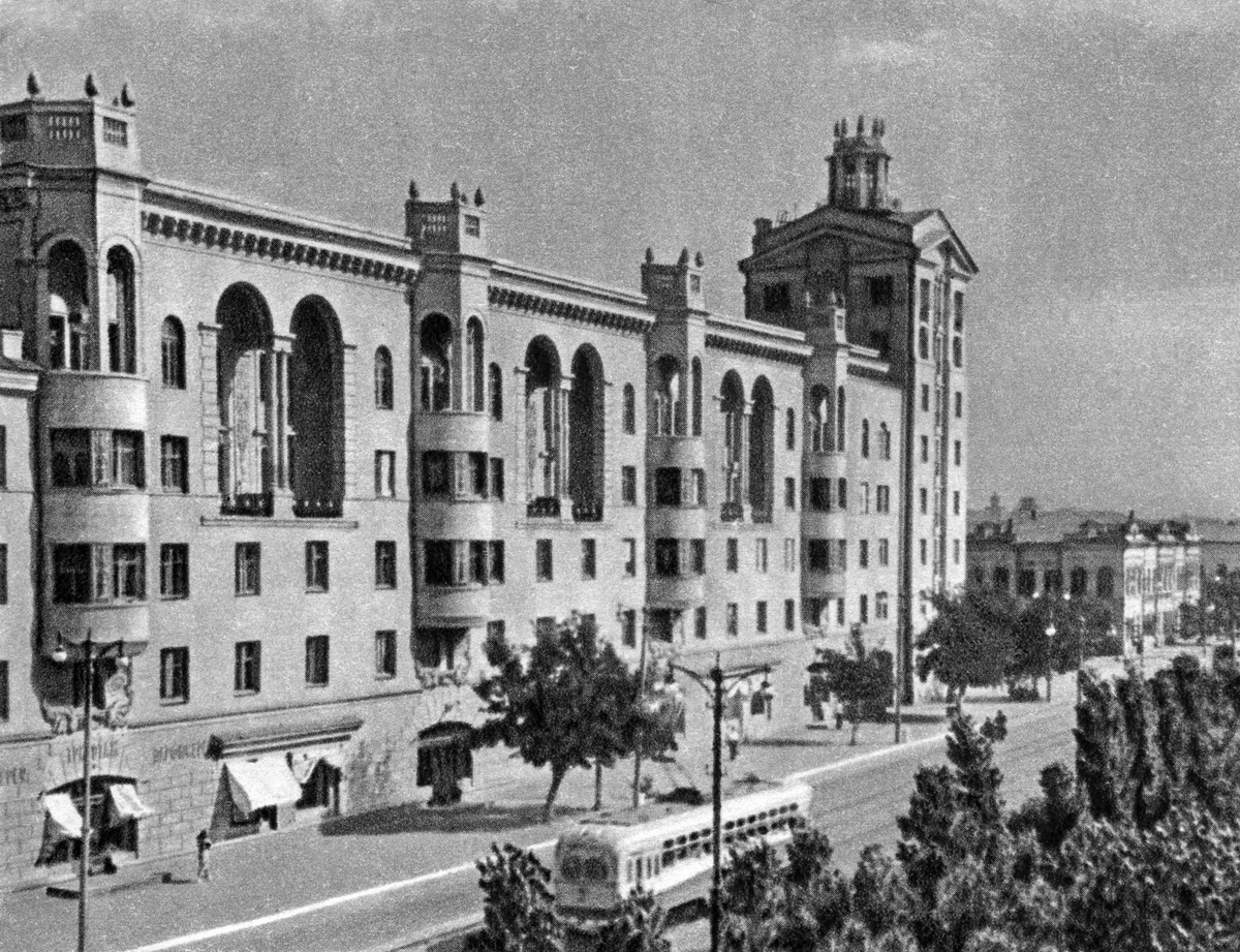 Рабоче-Крестьянская улица примерно в 1957–1959 годах