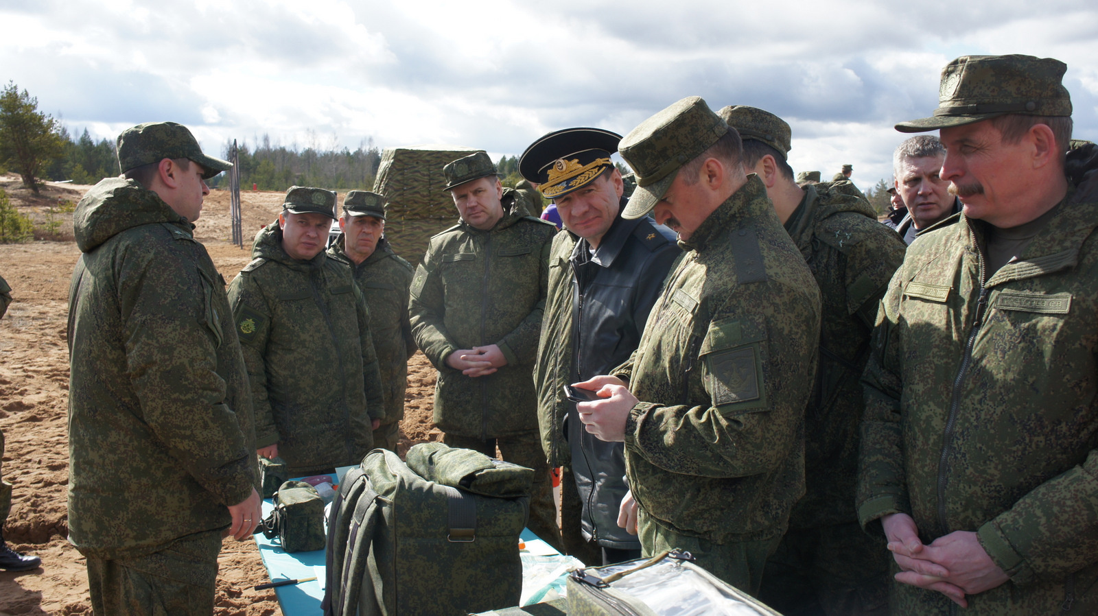 5 военнослужащих. Военная база МТО Г.Луга. Луга база МТО Академии. Учения штаб МТО Мулино. Молосковицы Ленинградская область учебный центр.