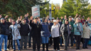 «Дойдём до Верховного суда»: владельцы дач, которым угрожает дорога, вышли на митинг в Челябинске