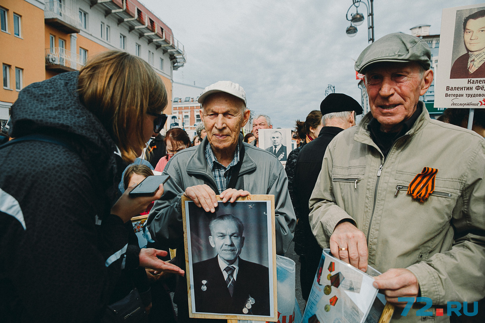 Потомок приходить. Ельцин мемы. Потомок приходить. Суры из корана. После них пришли потомки которые перестали совершать намаз.