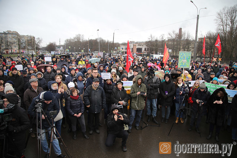 Толпа и полиция. Митинг рабочих под манчестером. Митинг за навального. Митинг у госдумы. Митинг за навального.