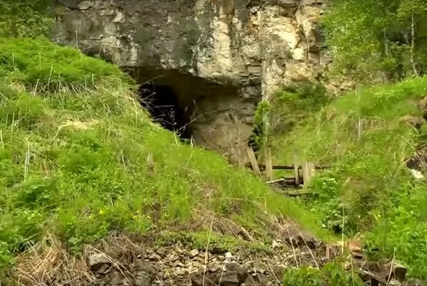 Денисова пещера. Кадр из видео в YouTube