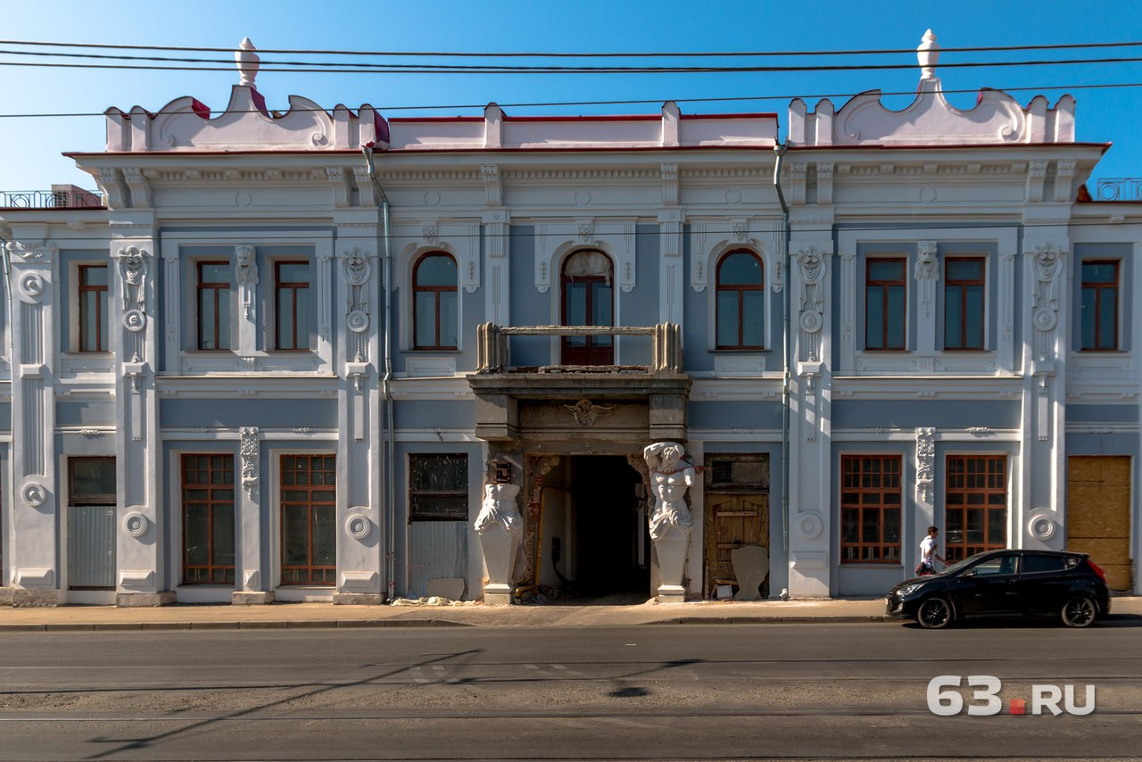 Самарские дома фото. Самара усадьба Шихобалова. Особняк купца Шихобалова в Самаре. Особняк Субботина Шихобалова Самара. Дом с атлантами Самара Венцека 55.