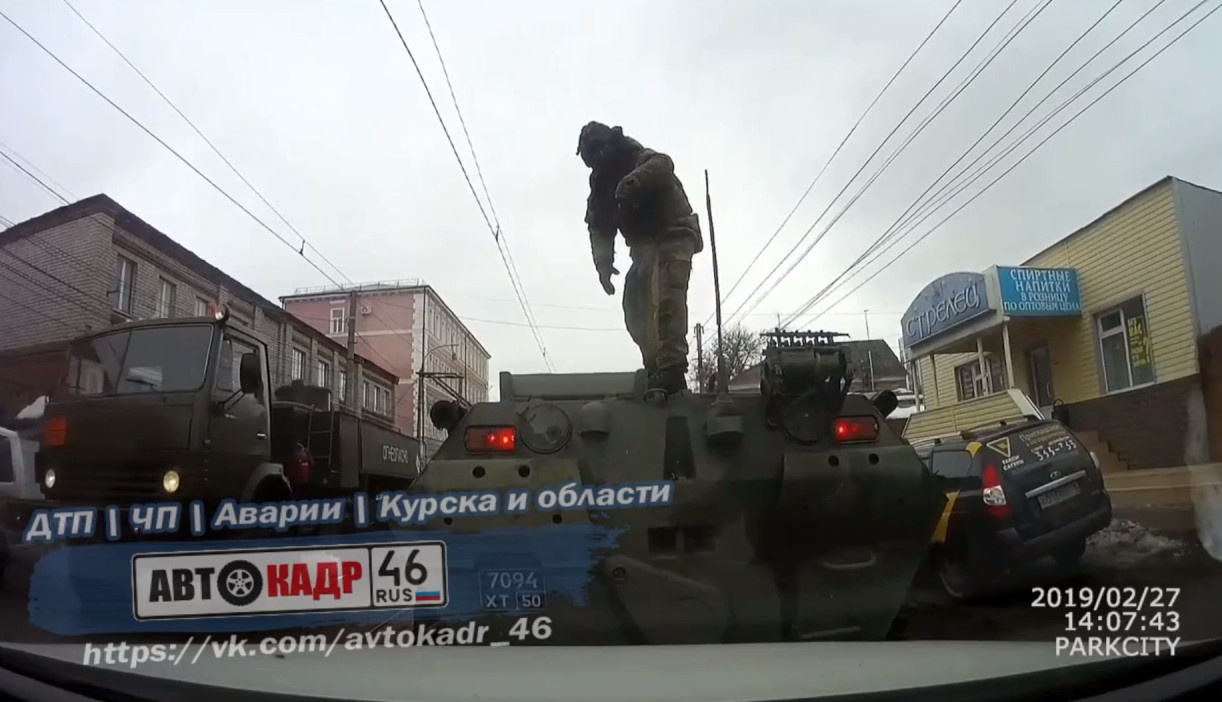 Кадр из видео «АВТОКАДР_46 ДТП | ЧП | Аварии | Курска и области»/vk.com/avtokadr_46