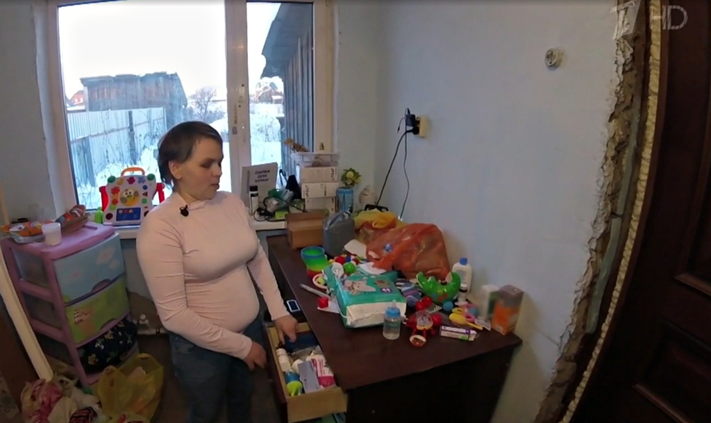 Телепередача вышла в эфир вчера, 10 апреля. Съёмочная группа наведалась в этот частный дом с детским уголком ещё глубокой зимой Телепередача вышла в эфир вчера, 10 апреля. Съёмочная группа наведалась в этот частный дом с детским уголком ещё глубокой зимой