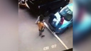 «Они плясали на крыше»: в Самаре подростки устроили паркур на автомобилях