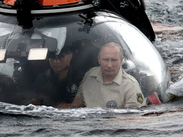 Сергей Фокин и Владимир Путин на Таманском п-ве, 2015 год// kremlin.ru