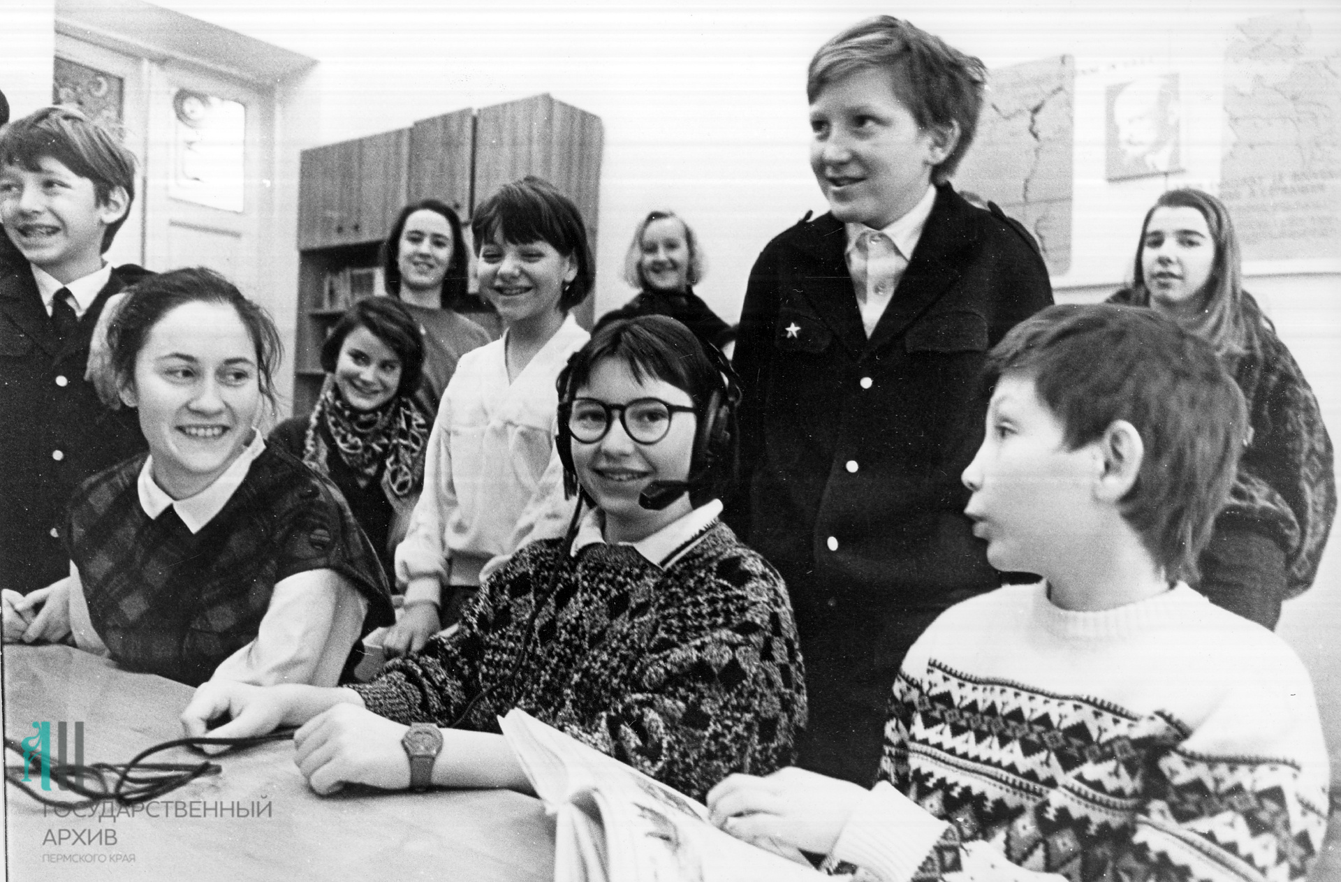 Совместный урок литературы с ребятами из Франции в 8 классе школы № 22. 1991 год Совместный урок литературы с ребятами из Франции в 8 классе школы № 22. 1991 год