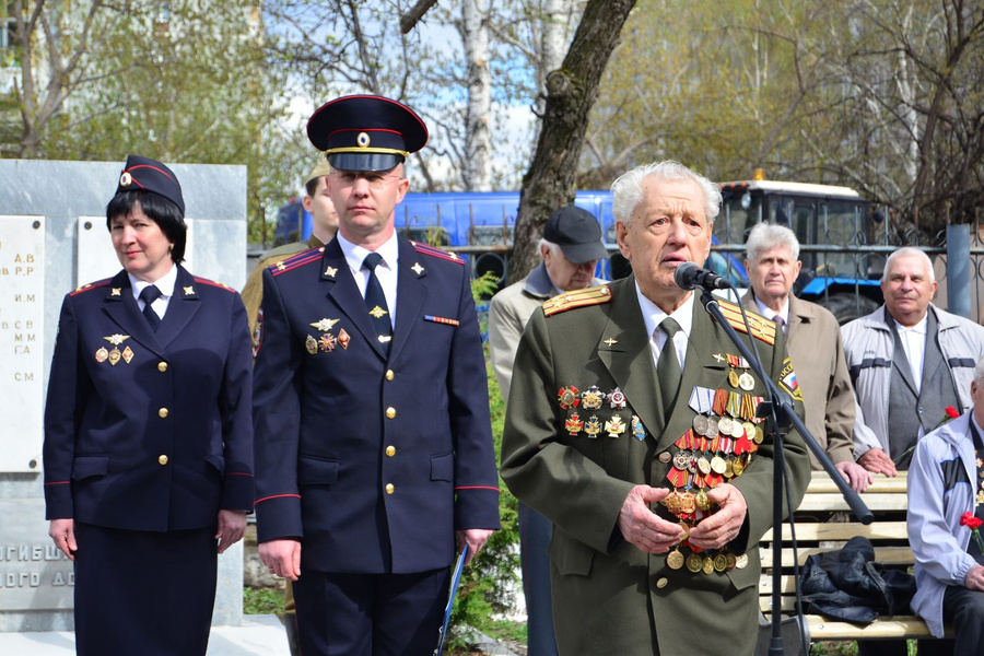 Перед ветеранами выступил полковник милиции в отставке Иван Баранников.
