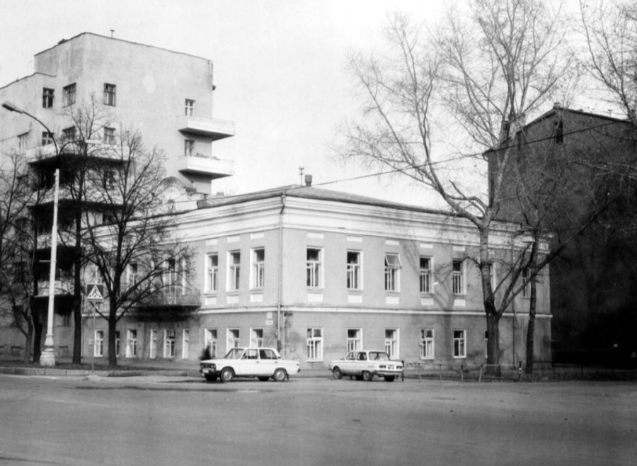 Дом купца О. К. Козицына, первая половина XIX века. Дом купца О. К. Козицына, первая половина XIX века.