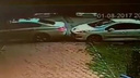 Водителя BMW, ударившего на парковке чужую машину, пристыдили в Сети
