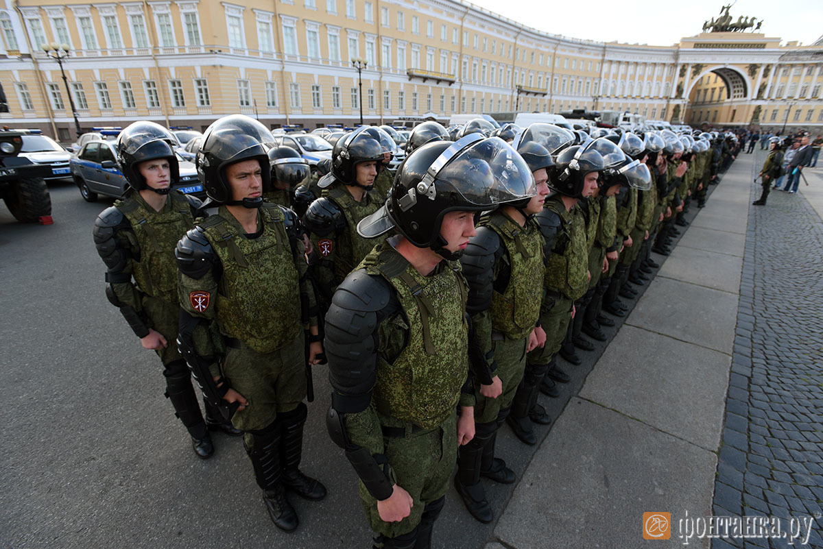 Войска под питером. Войска рос гвардии в Питере.