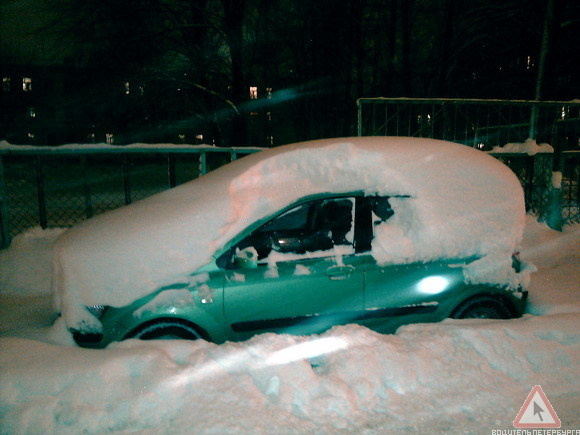 Машина автора после снегопада