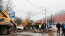 Из-за провала тротуара в Ярославле закрыли остановку