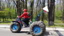 В Ростове появился байкер на странном самодельном мотоцикле