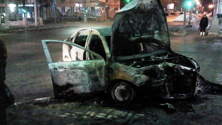 Полиция возбудила уголовное дело после аварии в центре Перми, где сгорела машина такси
