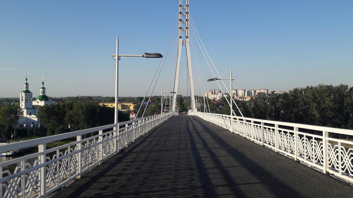 Заказчику реконструкции Моста влюбленных пришлось отказаться от имитации палубных досок