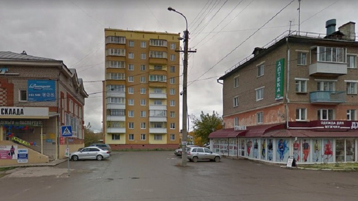 Семилетний тюменец упал с пятого этажа в Прикамье