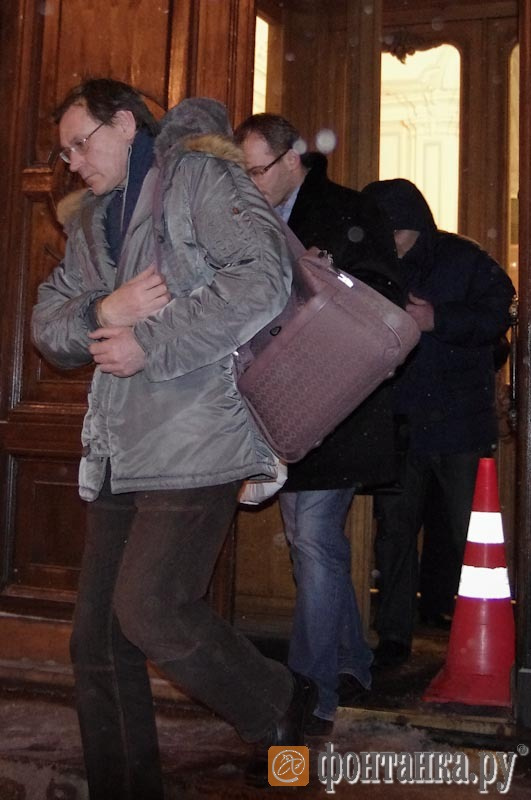 Человек, похожий на директора ГКУ "Управления заказчика" Константина Мосина