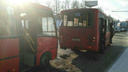 На Московском проспекте столкнулись красные маршрутки: три человека в больнице