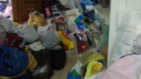 Один из пунктов приема помощи для погорельцев ростовчане завалили пакетами с едой и одеждой