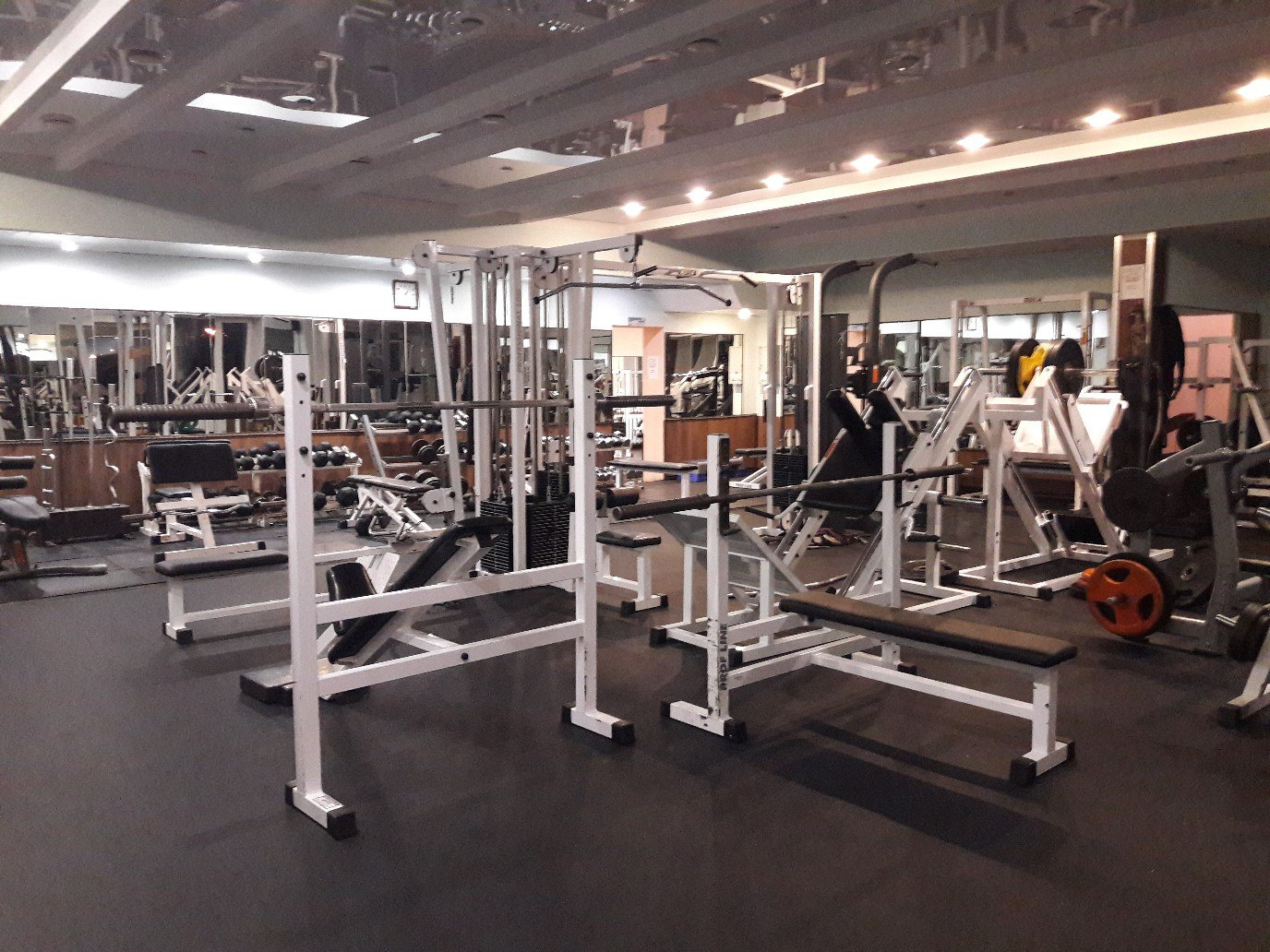 Архангельск спортивный комплекс. Спортзал Архангельск. Гранд спорт Архангельск. Джи восемь спортзал. Тренажёрный зал Архангельск спорткомпекс сульфат.