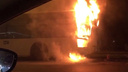 Автобус на Нагибина в Ростове загорелся из-за неисправности двигателя