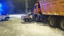 В Тольятти спасатели вырезали пассажира «Гранты» из салона после столкновения с КАМАЗом
