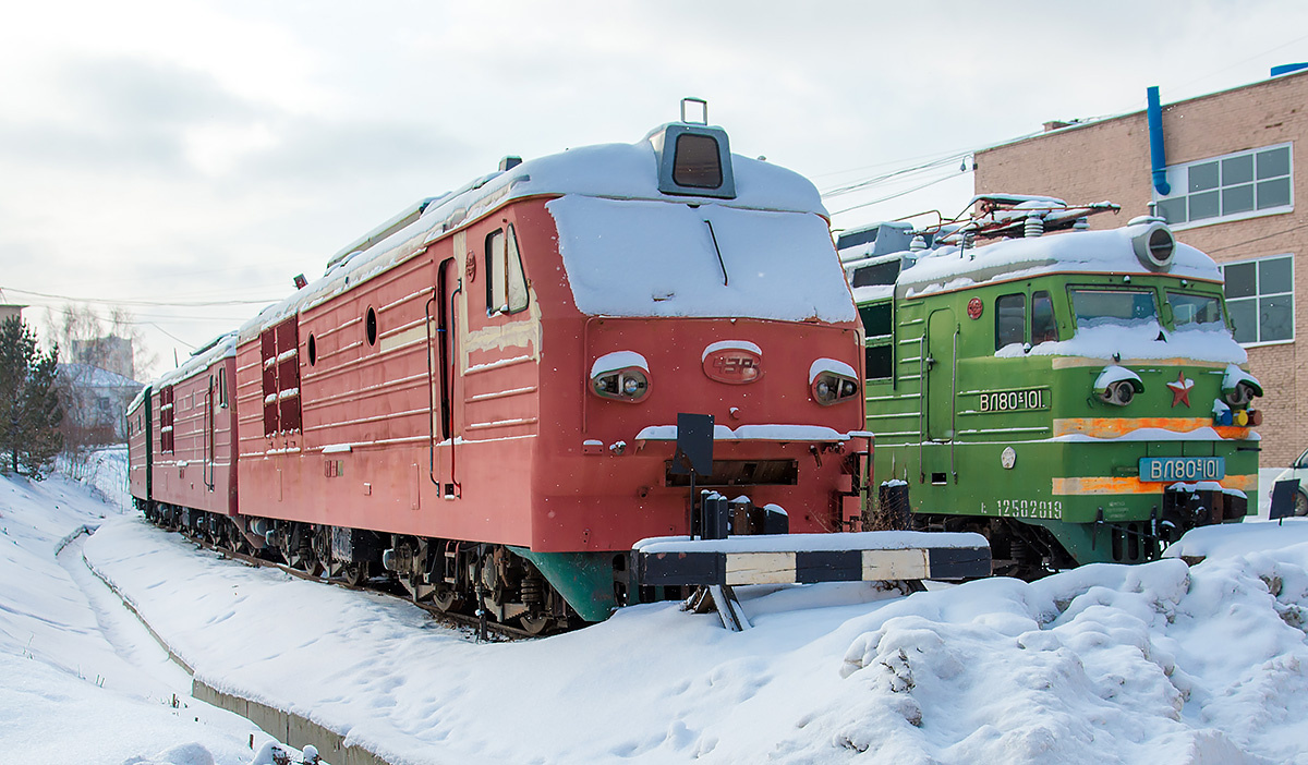 На Челябинском электровозоремонтном заводе обслуживают новые поколения локомотивов