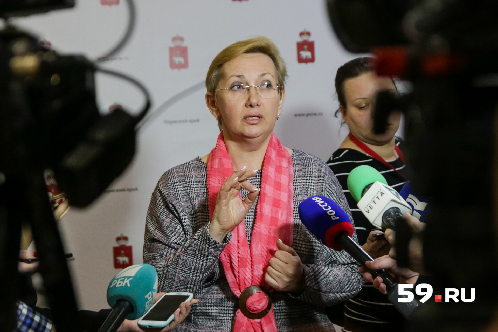 Светлана Денисова считает, что родители должны прислушиваться к советам школы