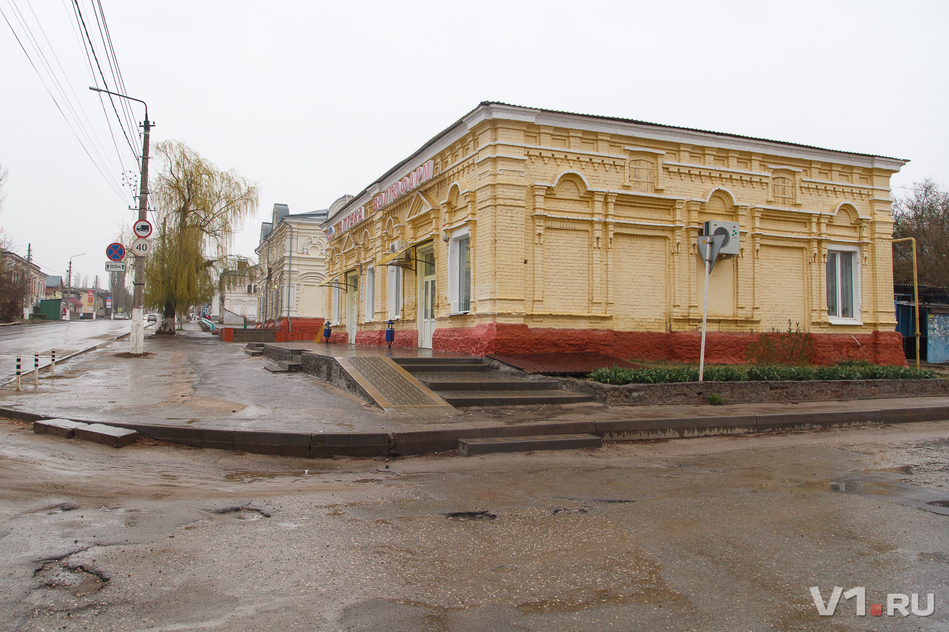 С прогулки по улице Московской в основном начинаются все турмаршруты по Дубовке