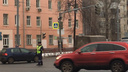 В центре Ярославля отключившийся светофор устроил хаос на дороге