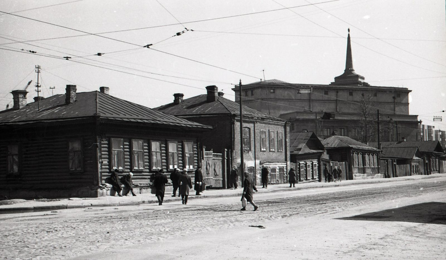 Васенцовская, 101 – четвёртый дом слева.
