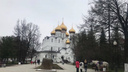 Навалили у входа в храм: Слепцов предложил арестовывать лошадей в центре Ярославля