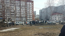 В Тольятти среди бела дня сотрудники полиции в масках задержали подозреваемых в преступлении