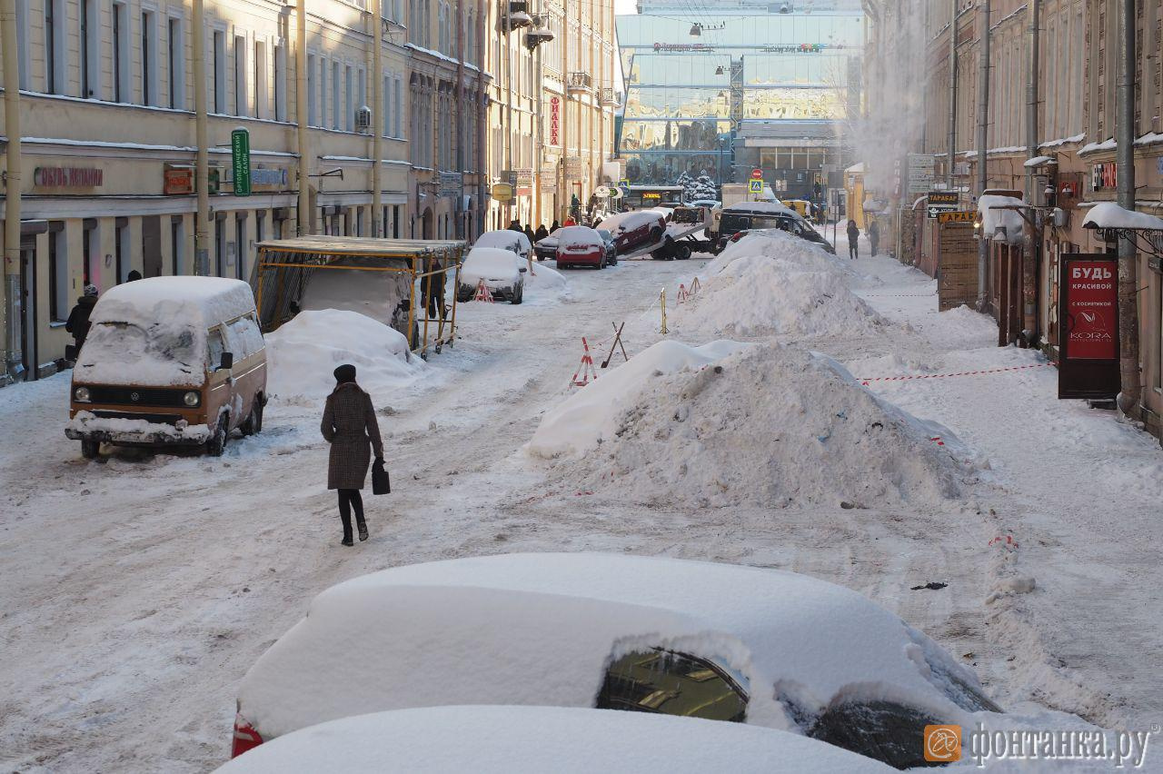 Разве это зима. Сугробы и пробки в Питере. Пробки Питер зима. СПБ пробки снег. СПБ жизнь людей зимой.