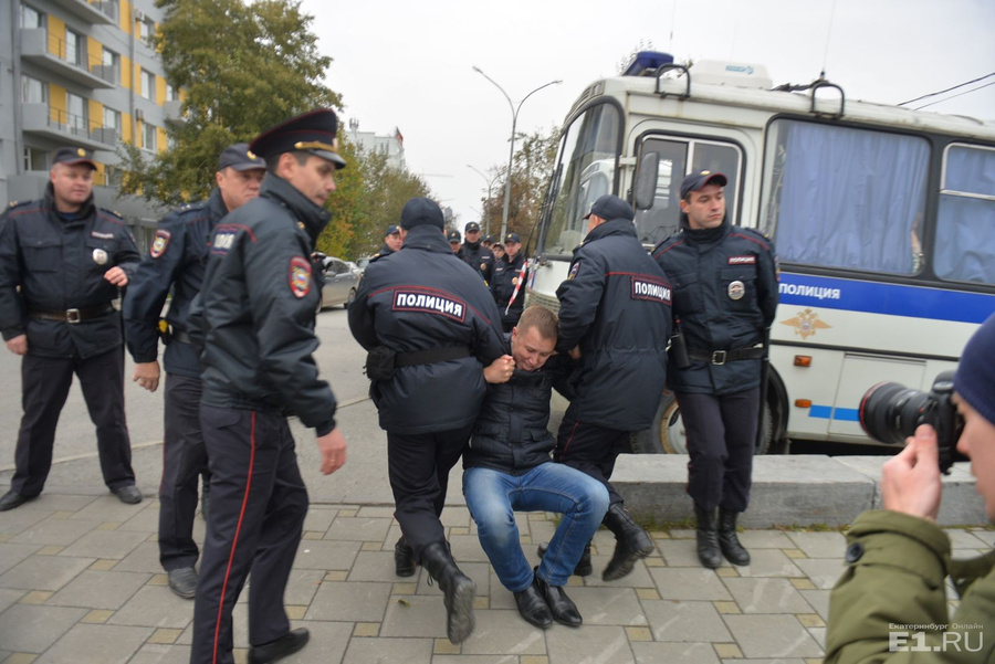 Новости екатеринбурга задержали. Полицейские Сводки за год. Полицейская сводка с национальностями. Сводки с полицией город Бельцы.