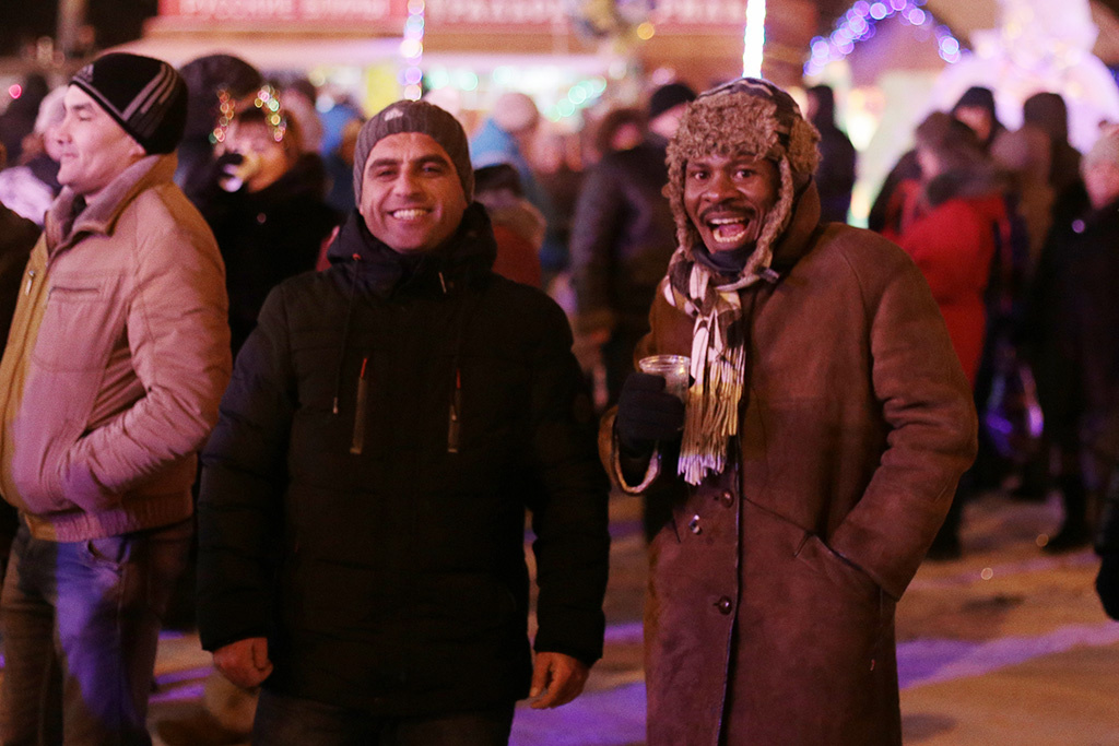 Даже иностранцам понравилось встречать Новый год в ледовом городке